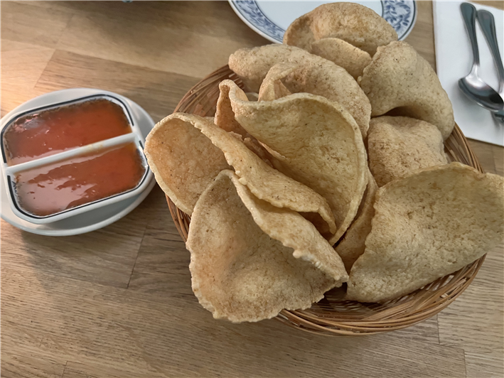 prawn crackers with dipping sauce